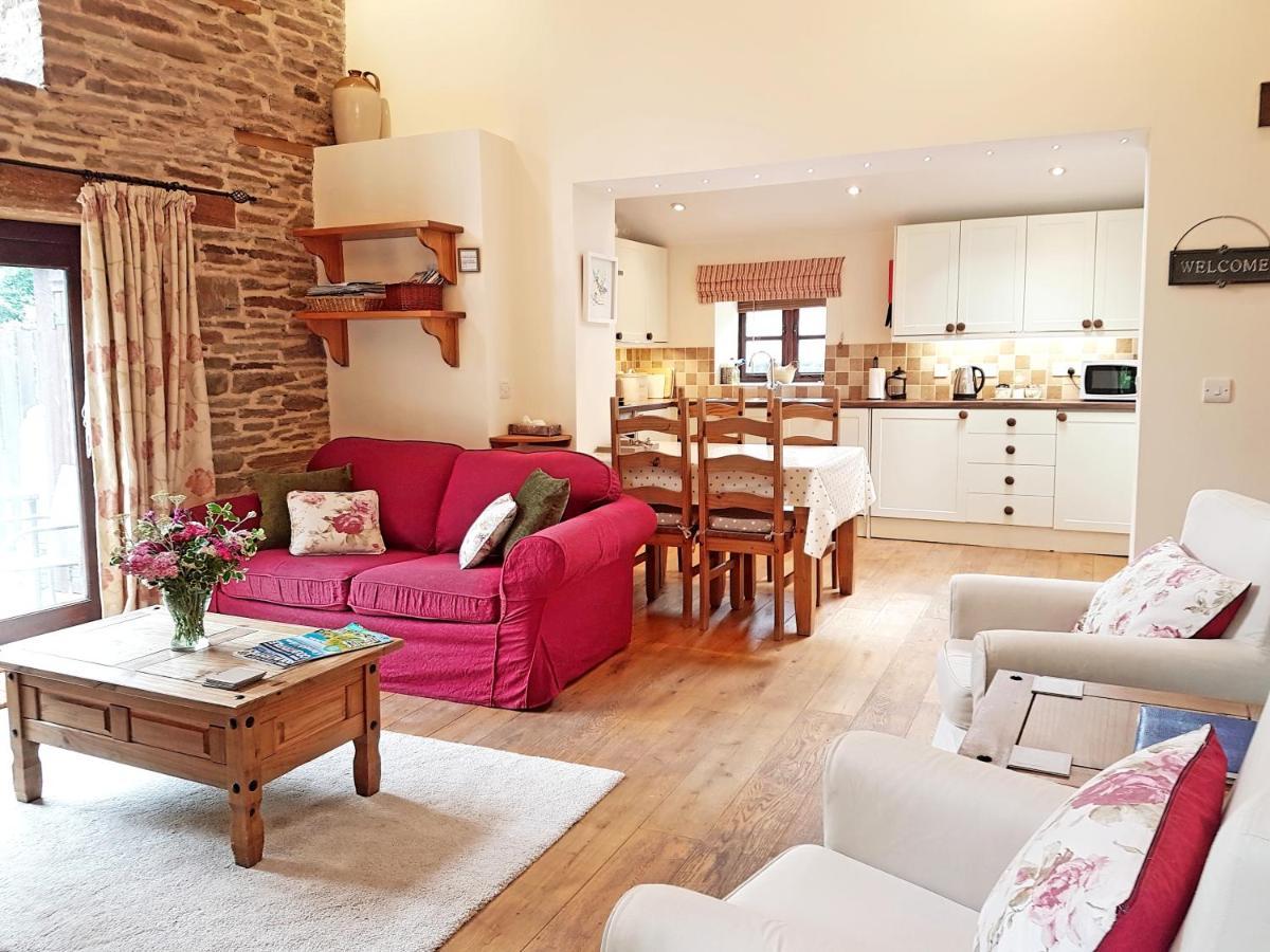 River Cottage@Cwm Mill - Riverside Family Holidays In The Black Mountains Hereford Dış mekan fotoğraf