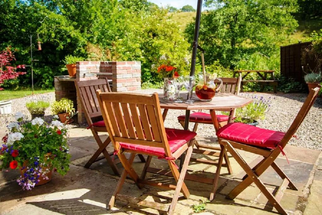 River Cottage@Cwm Mill - Riverside Family Holidays In The Black Mountains Hereford Dış mekan fotoğraf